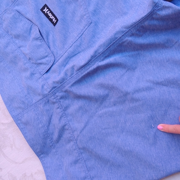 Size 30: Hurley Shorts - Picture 5 of 8